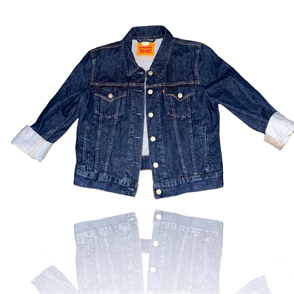 Levi’s Dark Wash Denim Trucker Jacket: Women’s Large: NWOT: Fall Fashion